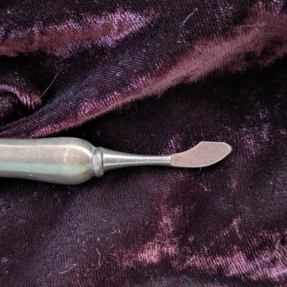 Sterling silver antique nail tool, engraved "Sue" -- hallmarked, lovely patina - Picture 13 of 15